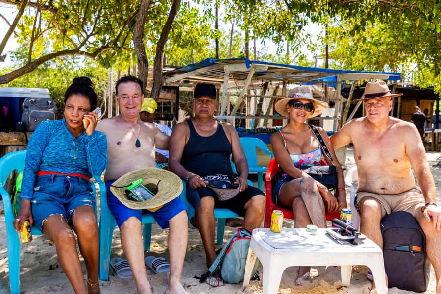 Rosario Islands -Barú : Agua Azul Beach, with lunch - The short water taxi to Agua Azul