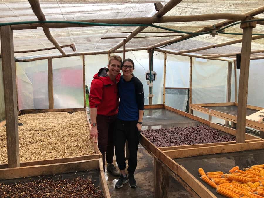 Salento: Coffee Farm Tour with Tasting - Tasting Colombian coffee with the baristas