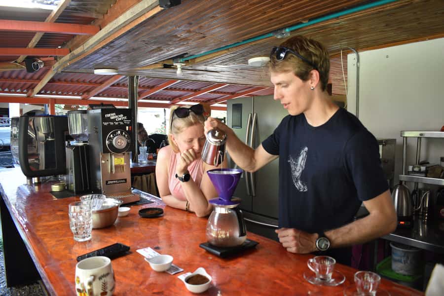 Salento: Coffee Master Roasting, Brewing and Tasting Tour - Who should book this experience?