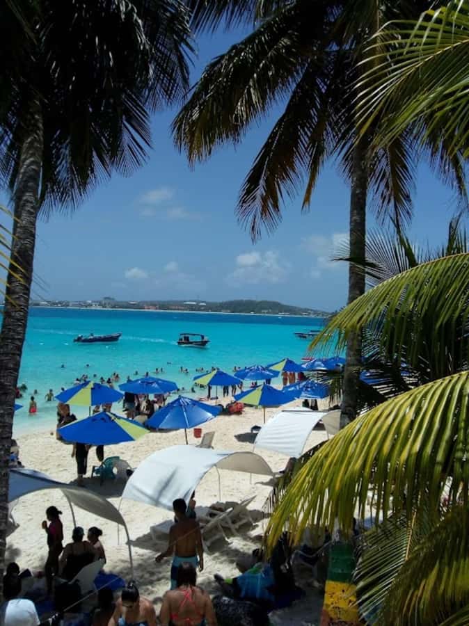 SAN ANDRES: BOAT TRANSFER + JOHNNY CAY - Free time on Johnny Cay