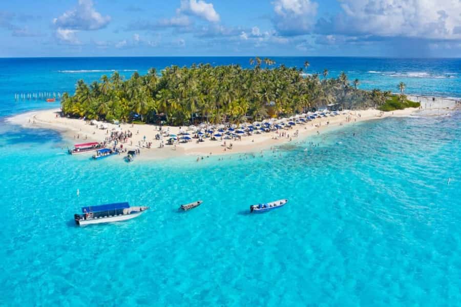SAN ANDRES: BOAT TRANSFER + JOHNNY CAY - Muelle de la Policía: allow time for the dock