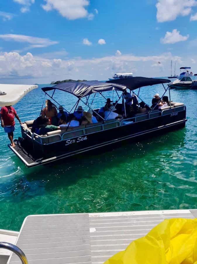 SAN ANDRES: FULL DAY SHARED PONTOON TOUR - Cotton Cay: the starting point matters