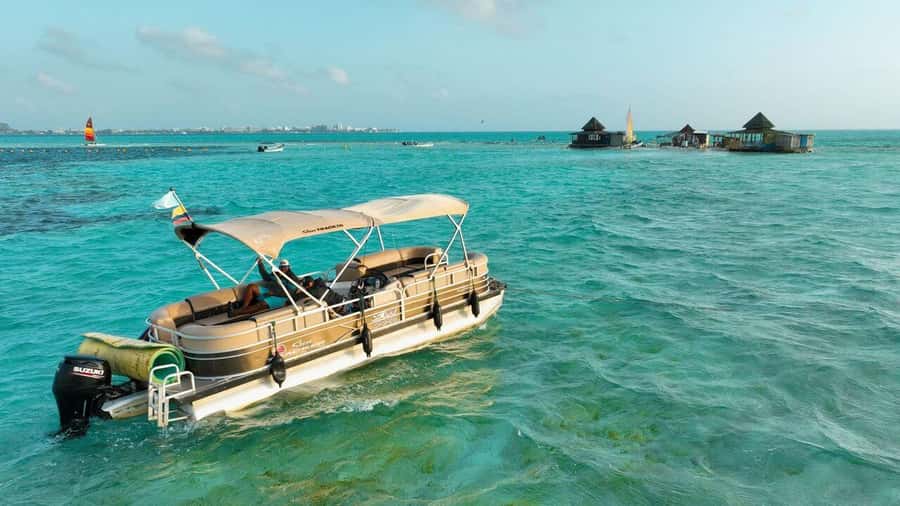 SAN ANDRES: FULL DAY SHARED PONTOON TOUR - El Palito, a quieter pause in the route