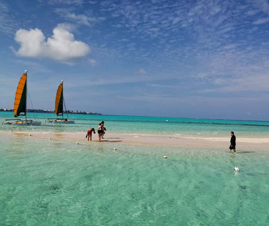 San Andres: Private San Andres Bay Tour by Luxury Speedboat - Why a private speedboat changes the day