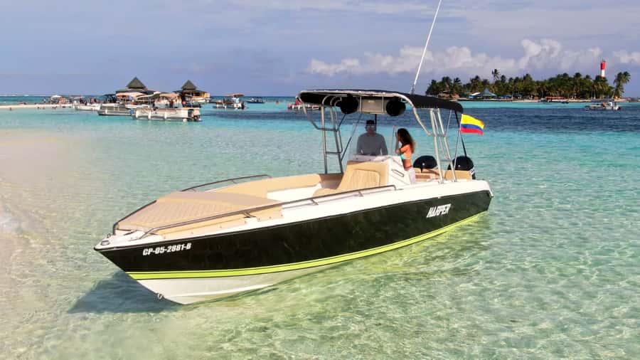 San Andres: Private San Andres Bay Tour by Luxury Speedboat - Old Point mangroves and the island’s quieter side