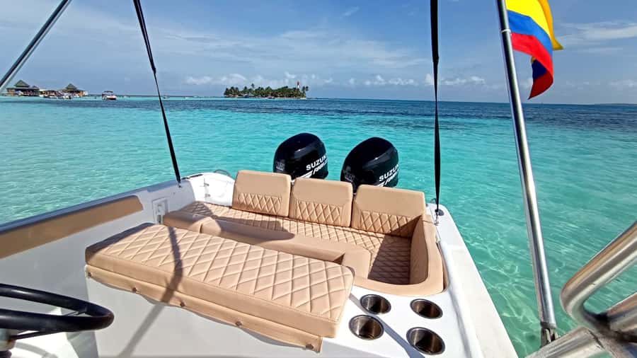 San Andres: Private San Andres Bay Tour by Luxury Speedboat - Starting at Muelle de la Policía