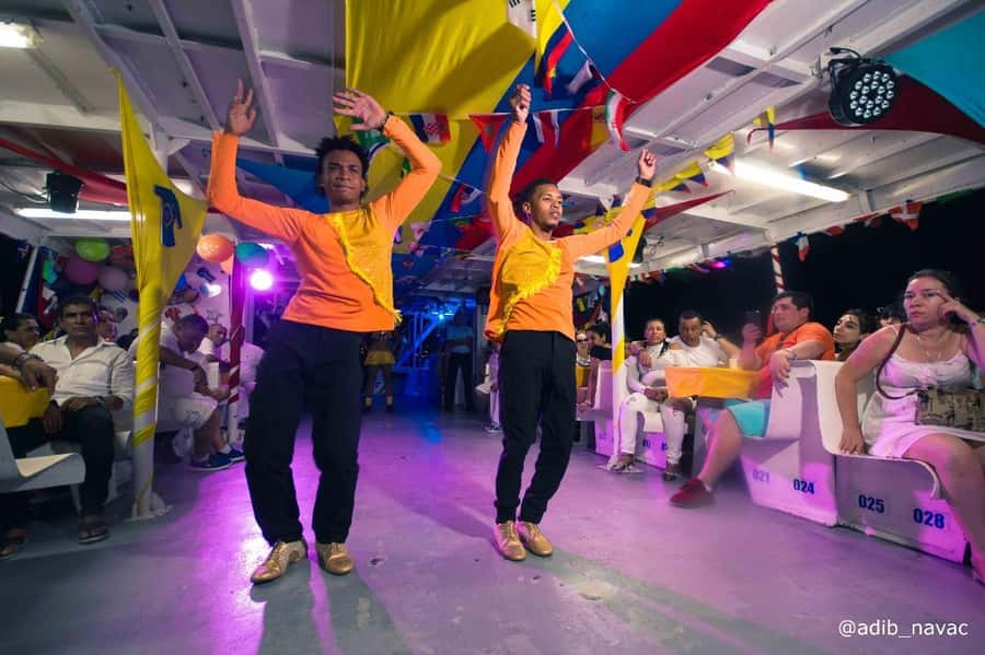 San Andres: White Party on boat with open bar, dinner and dancers! - Who will get the most from this cruise