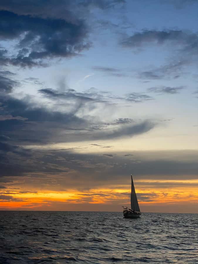 Santa Marta Bay: Sunset on a sail boat - Who should book this Santa Marta cruise