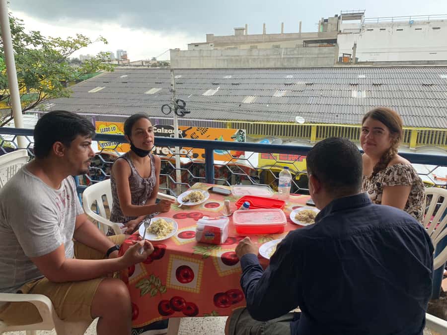 Santa Marta: Guided Walking Food Experience - Walking past the cathedral and the bay