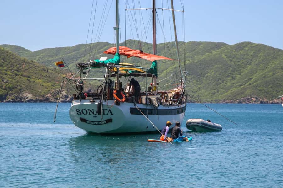 Santa Marta: Sailboat day tour to Tayrona Park - The return: motor-sailing, sailing, and Santa Marta sunset views