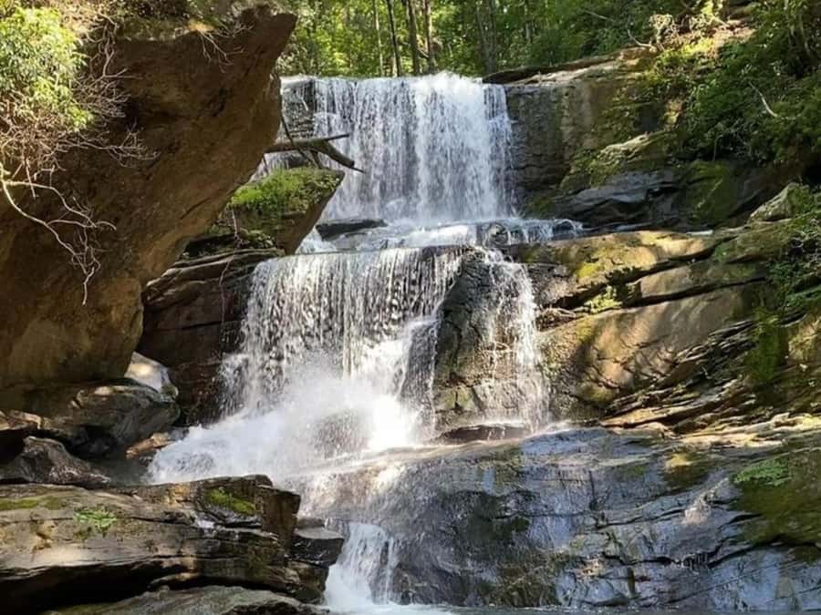 Santa Marta: Trekking in Minca Complete Waterfall Circuit - Oído del Mundo Waterfall and the first cool-down