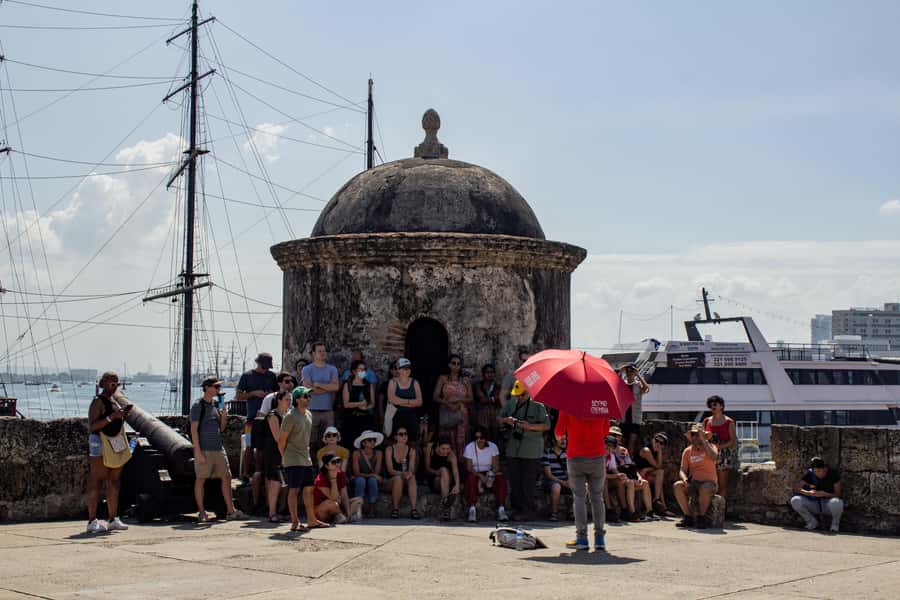 Shared Old Cartagena & Getsemani Tour with Wireless System - Starting beside Gertrudis in Santo Domingo Square