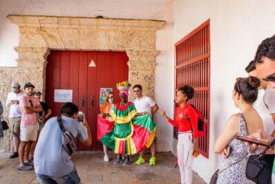 Shared Old Cartagena & Getsemani Tour with Wireless System