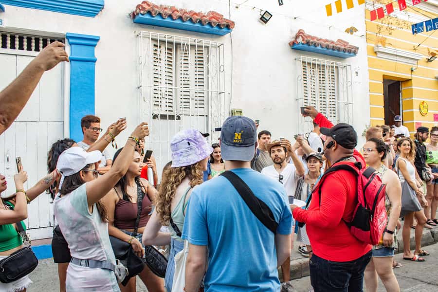 Shared Old Cartagena & Getsemani Tour with Wireless System - What the wireless system changes