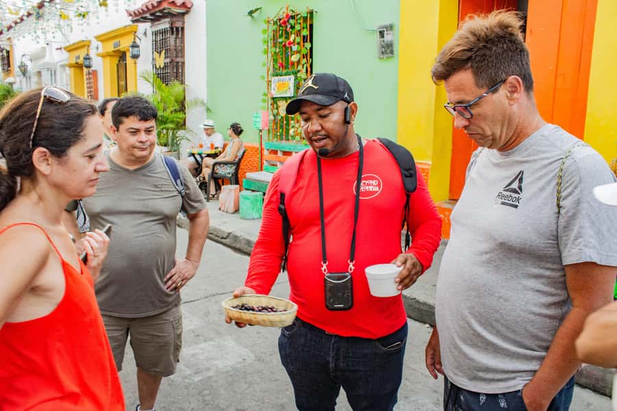 Shared Old Cartagena & Getsemani Tour with Wireless System - What $13 gets you