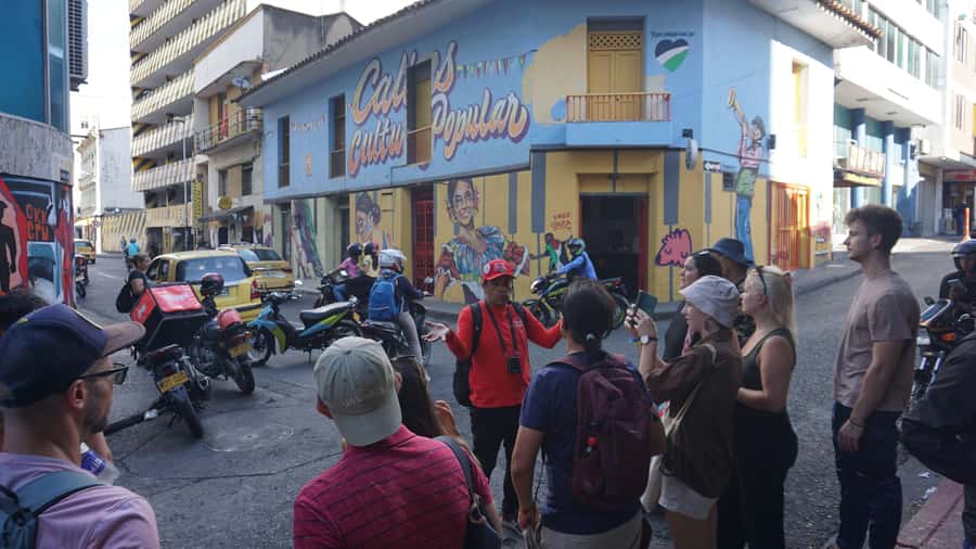 Shared Tour Cali's Salsa, Graffiti & Resistance Experience - Plazoleta de la Caleñidad and the meaning of local pride