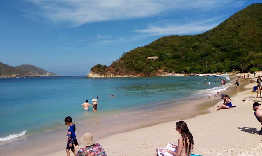SPEEDBOAT TOUR TO TAYRONA CRISTAL BEACH - What the $65 price really covers