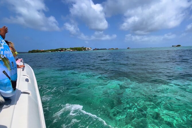 Sport Boat : Rosario Island,lunch on private island - Starting at Bocagrande and finding the boat