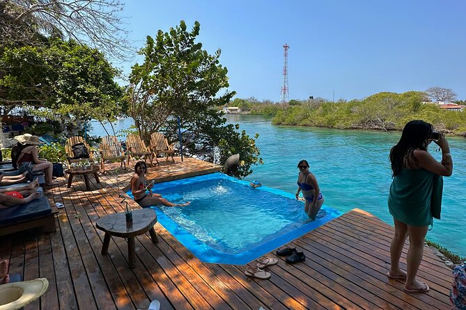Sport Boat : Rosario Island,lunch on private island - What $134 really buys you