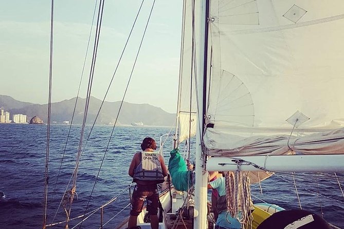 Tayrona Bay Sailboat trip - Crew service, communication, and the tour style