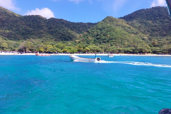 Tayrona by sea - Three Tayrona beaches without the long hike
