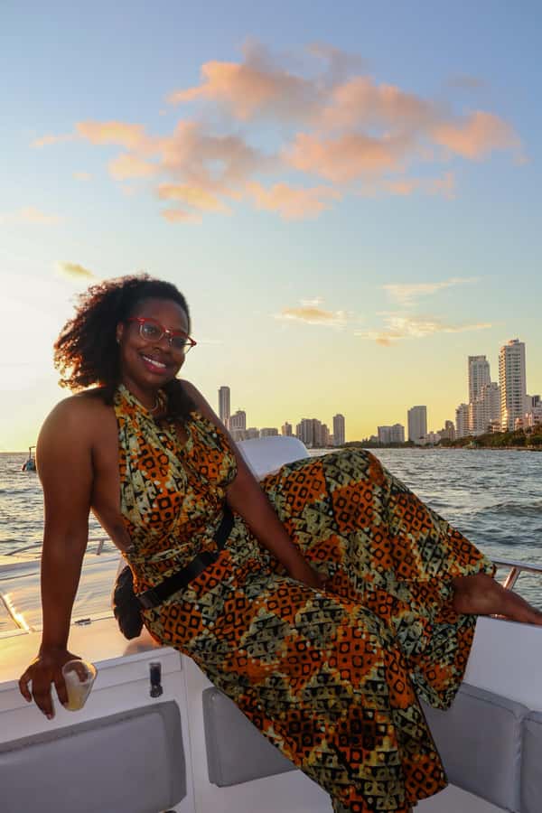 The best sunset tour in the bay: Open bar party & fun - The human side of the experience