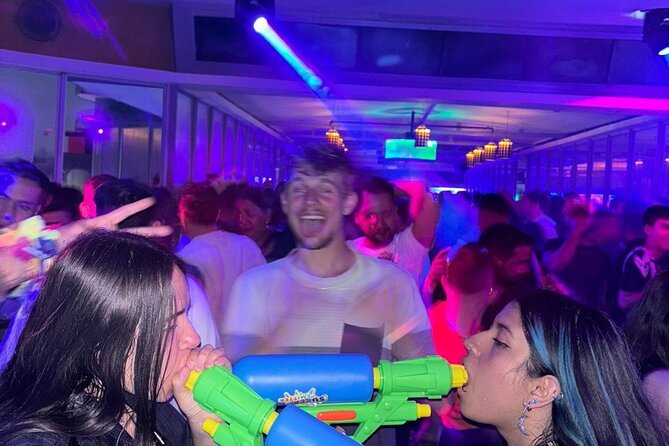 Theatron Party-Tour, 20 Clubs, Map, cocktail, bottle, After-party - Key points to know before you book