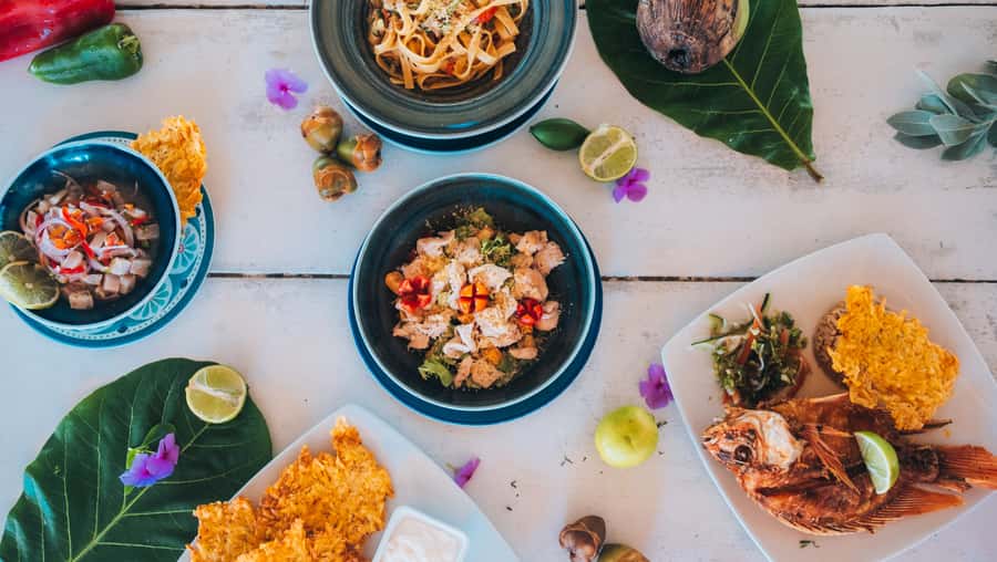 Tierra Bomba Island: A day at Marine Beach Club - Lunch is more than a side detail