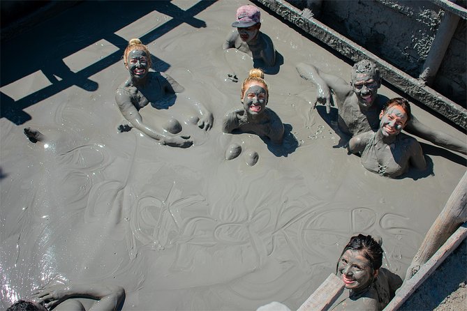 Totumo Volcano: Colombia’s Ultimate Skin Renewal Journey - Rinsing Off in the Natural Lake