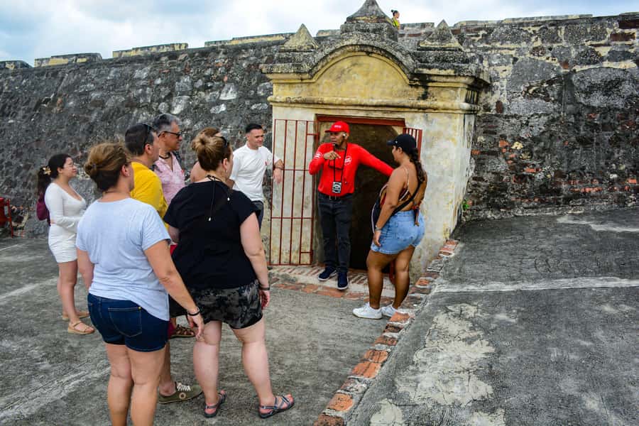 Tour Compartido al Castillo San Felipe de Barajas Cartagena - Starting at Plaza de la Trinidad in Getsemaní