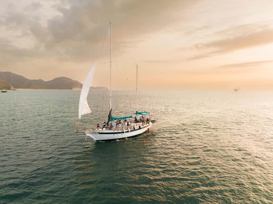 Tour en Velero a Bahía Concha Parque Tayrona - Who will enjoy this day most?