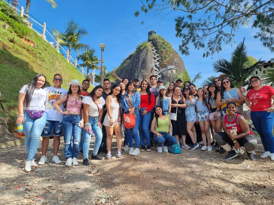 Tour Guatapé - Piedra del Peñol with departure from Medellín - Key points at a glance