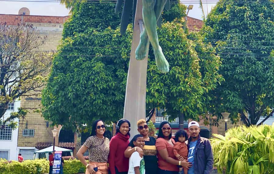 Tour Guatapé - Piedra del Peñol with departure from Medellín - The replica of El Peñol explains what the reservoir replaced