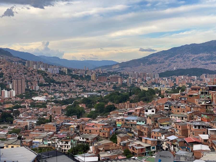 Tour Medellín: Pablo Escobar and Commune 13 - What the private format adds