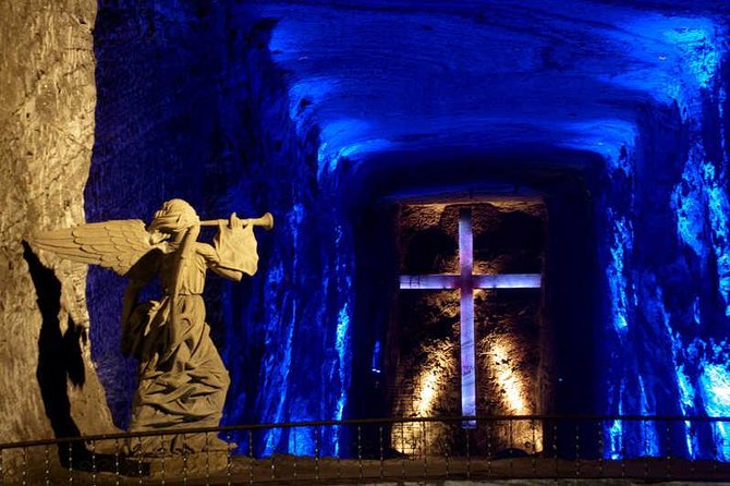 Tour of Zipaquirá: Visit the Salt Cathedral and the main squares - Entering the cathedral 180 meters below ground