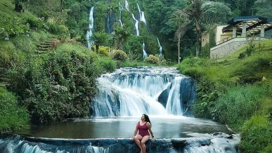 Tour Santa Rosa hot springs from Pereira, Armenia or Salento - Entering the thermal pools with the TERMAL passport