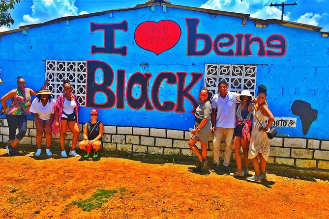 Tour to San Basilio de Palenque - African village - Benkos Bioho in the Main Square