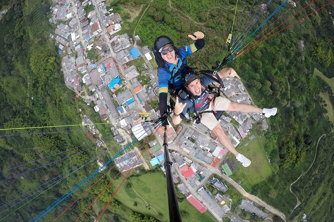 Unique experience flying paragliding - Why fly over Buenavista’s coffee country