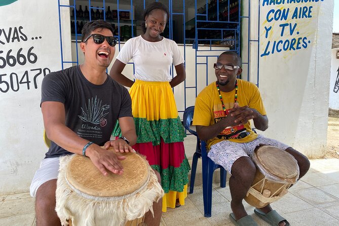 Visit Palenque with natives : history, culture and ancestral legacy - Meeting Benkos Bioho at the monument