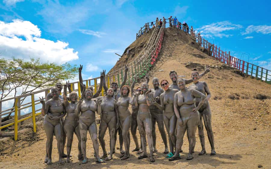 Volcan del Totumo + Playa + Piscina - Why Totumo Volcano feels so different