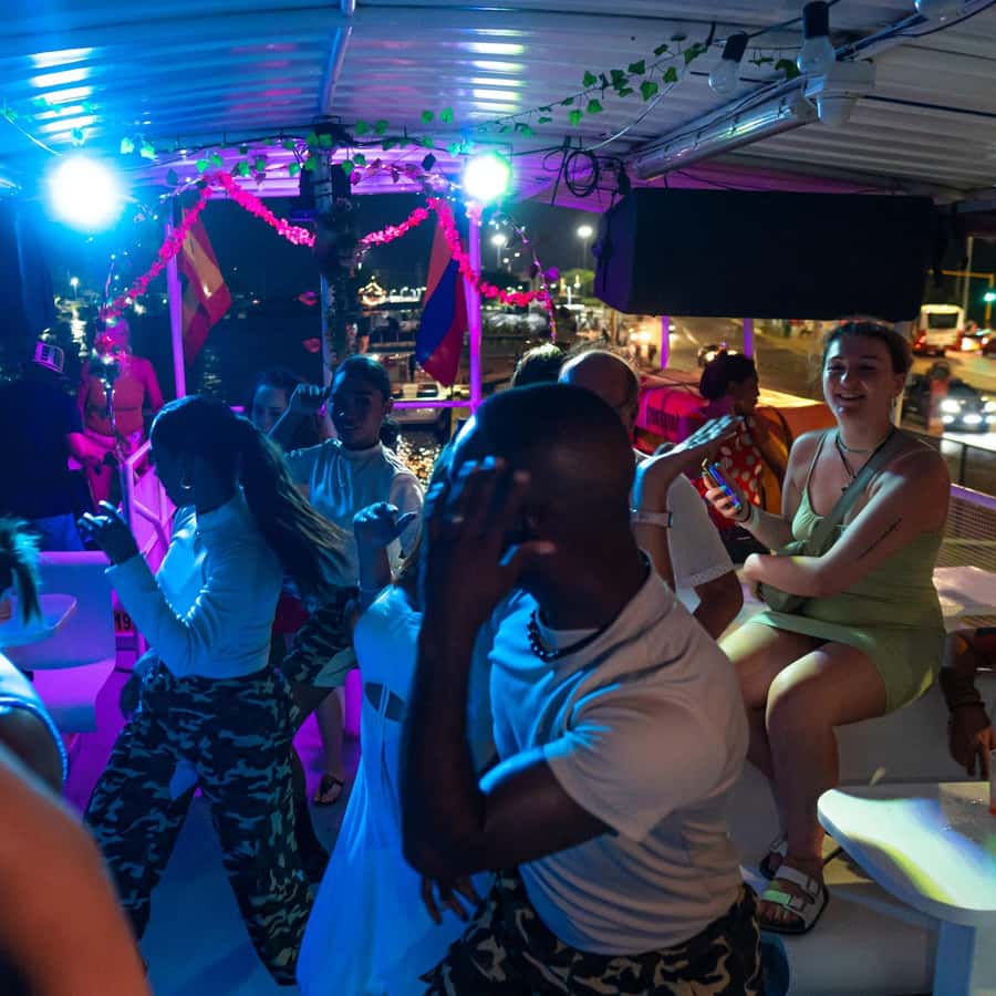 White Night Boat Party: Dinner Buffet, Dancing and Open Bar - Key things to know before you book