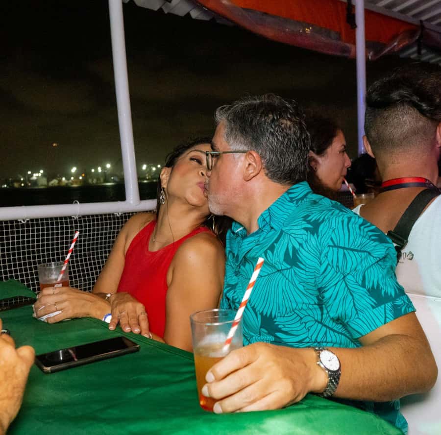 White Night Boat Party: Dinner Buffet, Dancing and Open Bar - Dancing, contests, and traditional shows