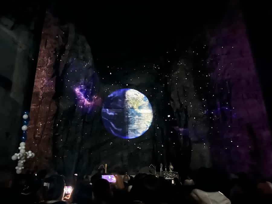 Zipaquirá: Private tour to the Salt Cathedral, Colombia's first wonder - Walking through the Stations of the Cross