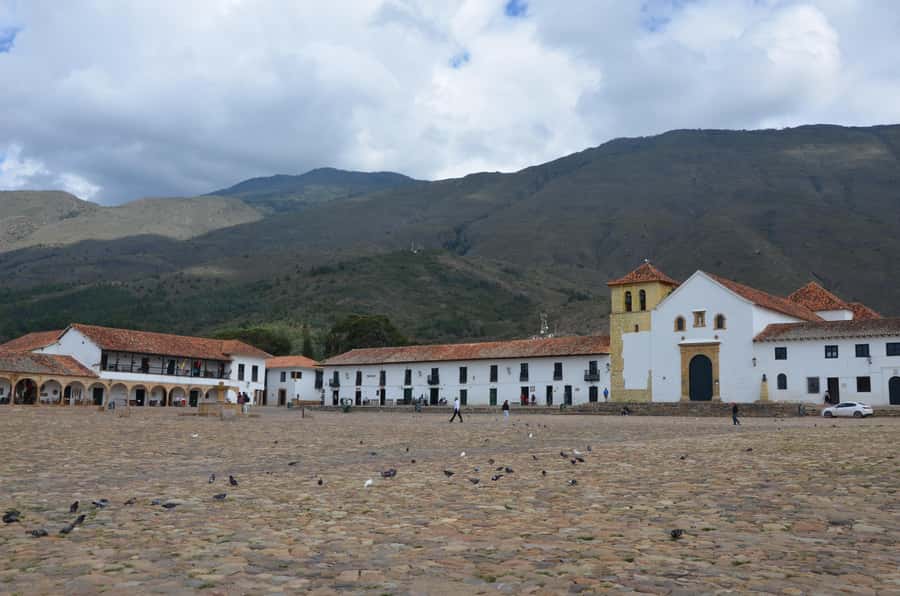 Zipaquirá Salt Cathedral & Villa de Leyva Tour 1 Day - The early road from Bogotá to Villa de Leyva